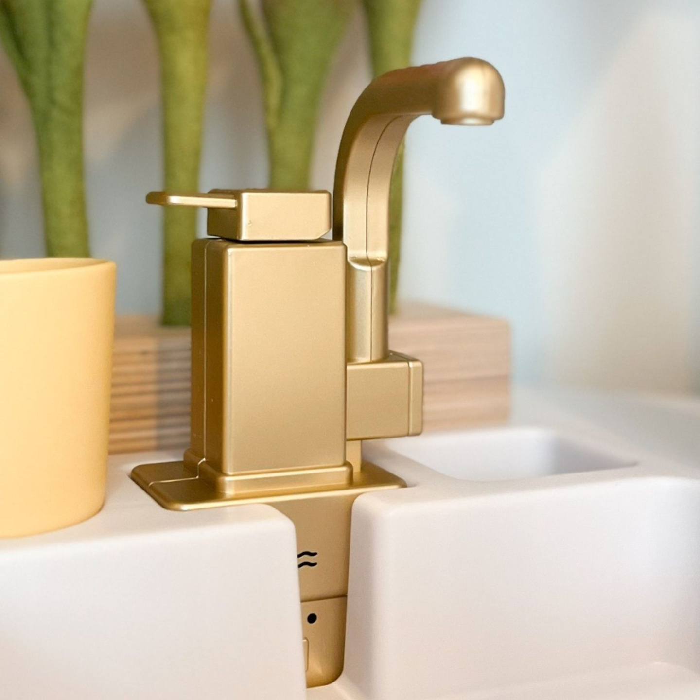 XXXXL suuri puinen interaktiivinen keittiö, jossa on LED-valaistus, pesukone, mikroaaltouuni, kahvinkeitin sekä hedelmä- ja vihannesvalikoima - 50 elementtiä