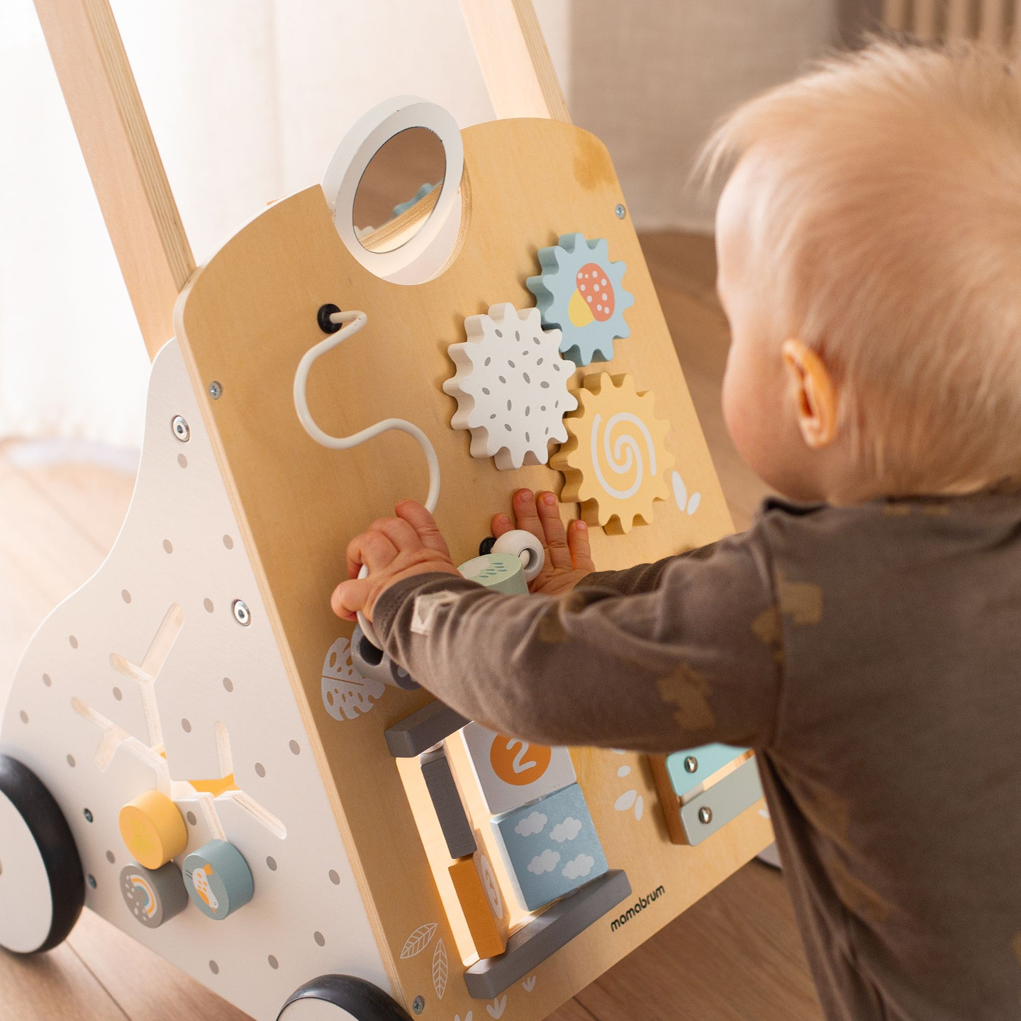 Opetuksellinen puinen kävelijä 8in1 / vauvan työntöaisa - manipulointilauta