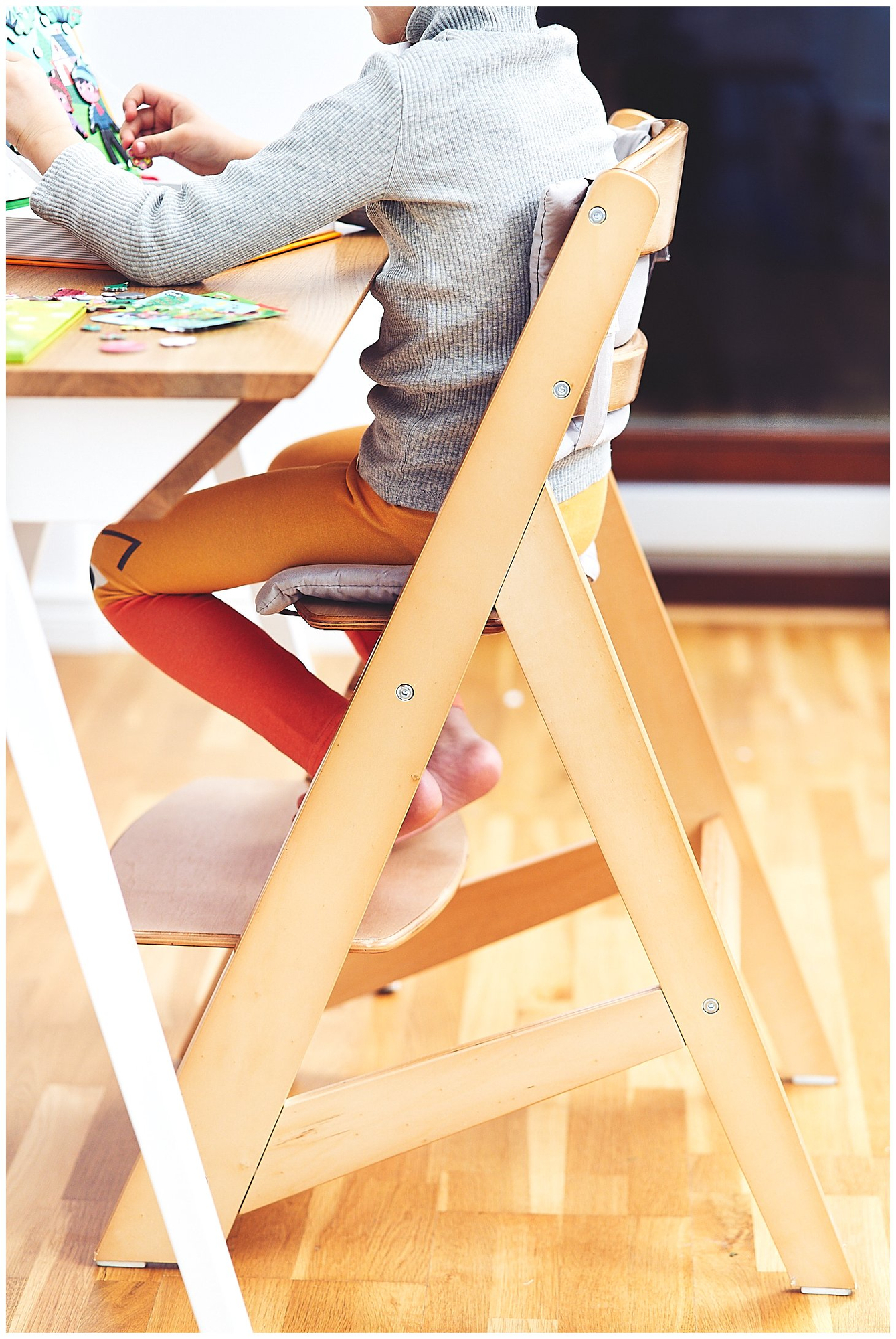 Puinen syöttötuoli Moby-System WOODY - luonnollinen puun väri