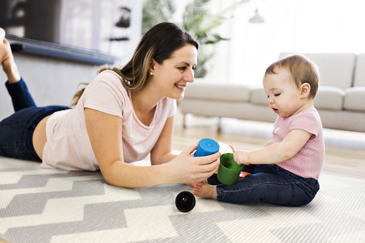 Kaksipuolinen vaahtomuovimatto XXL - rulla 2 CM (tie ja siksakit)