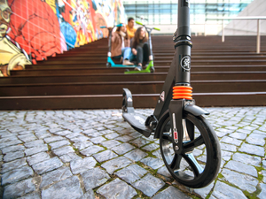 HyperMotion DRAGSTER kaupunkiskootteri Musta