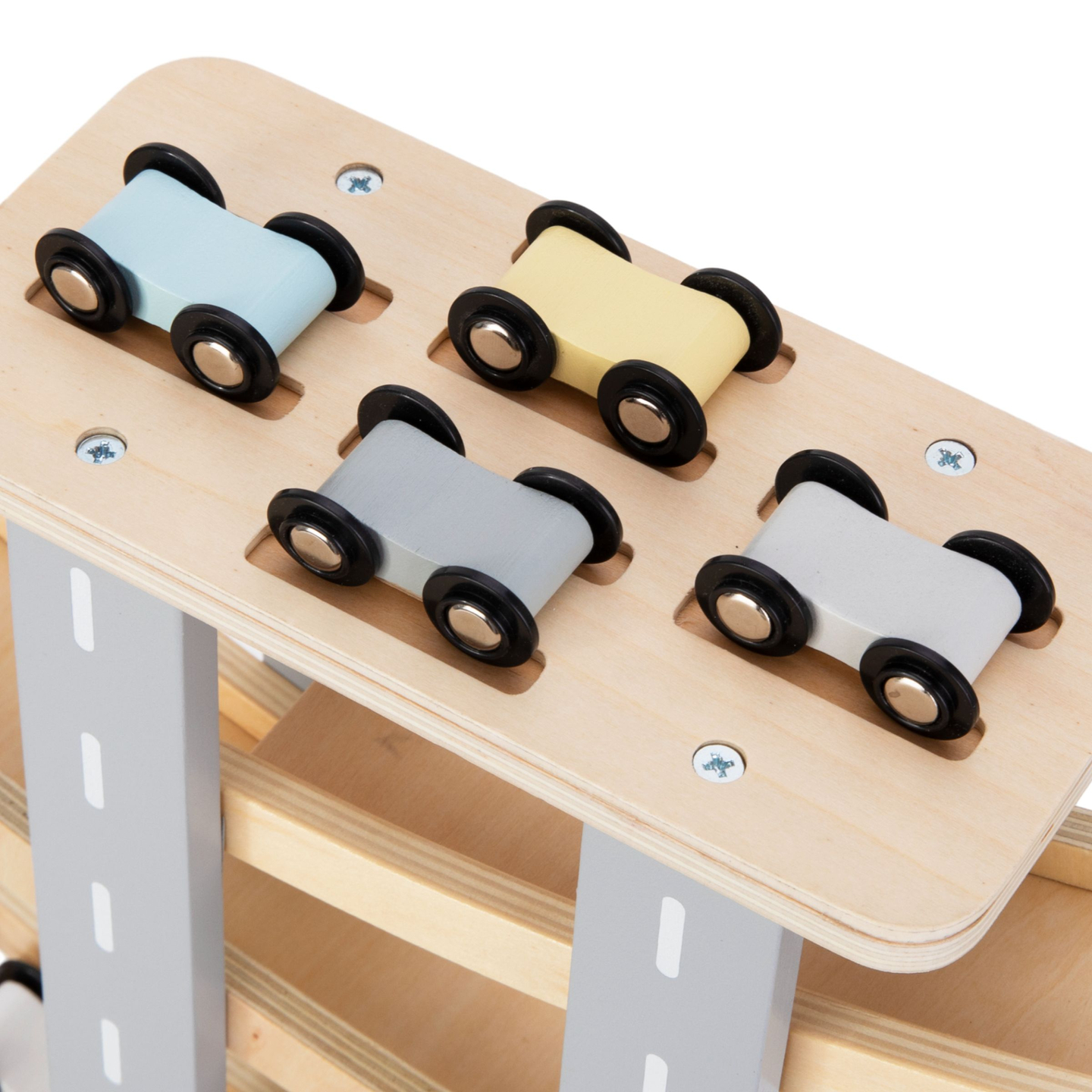 Puinen rata - liukumäki autoille - 6 kerrosta