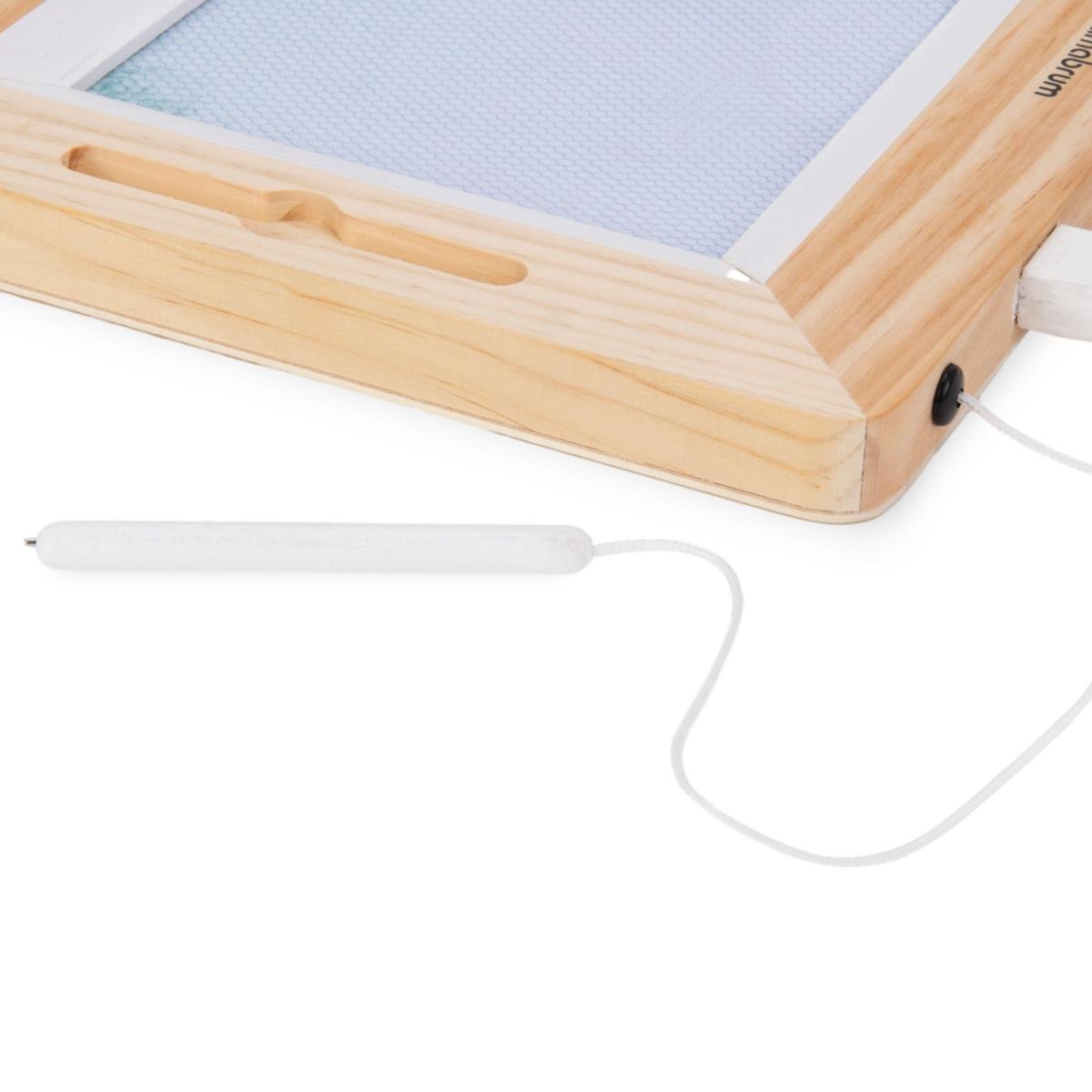 Puinen leikekirja, jossa leimat - piirustuslauta