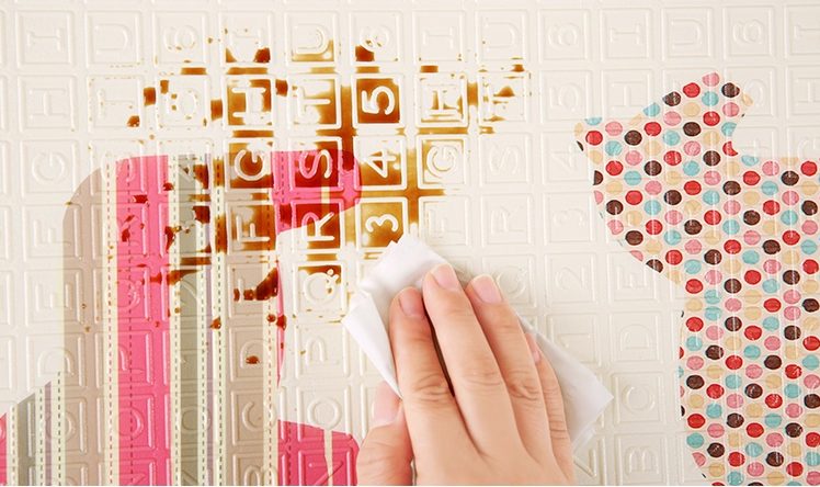 Kaksipuolinen vaahtomuovimatto XXL - kokoontaitettava 1 CM (metsä nallella ja hevosilla)