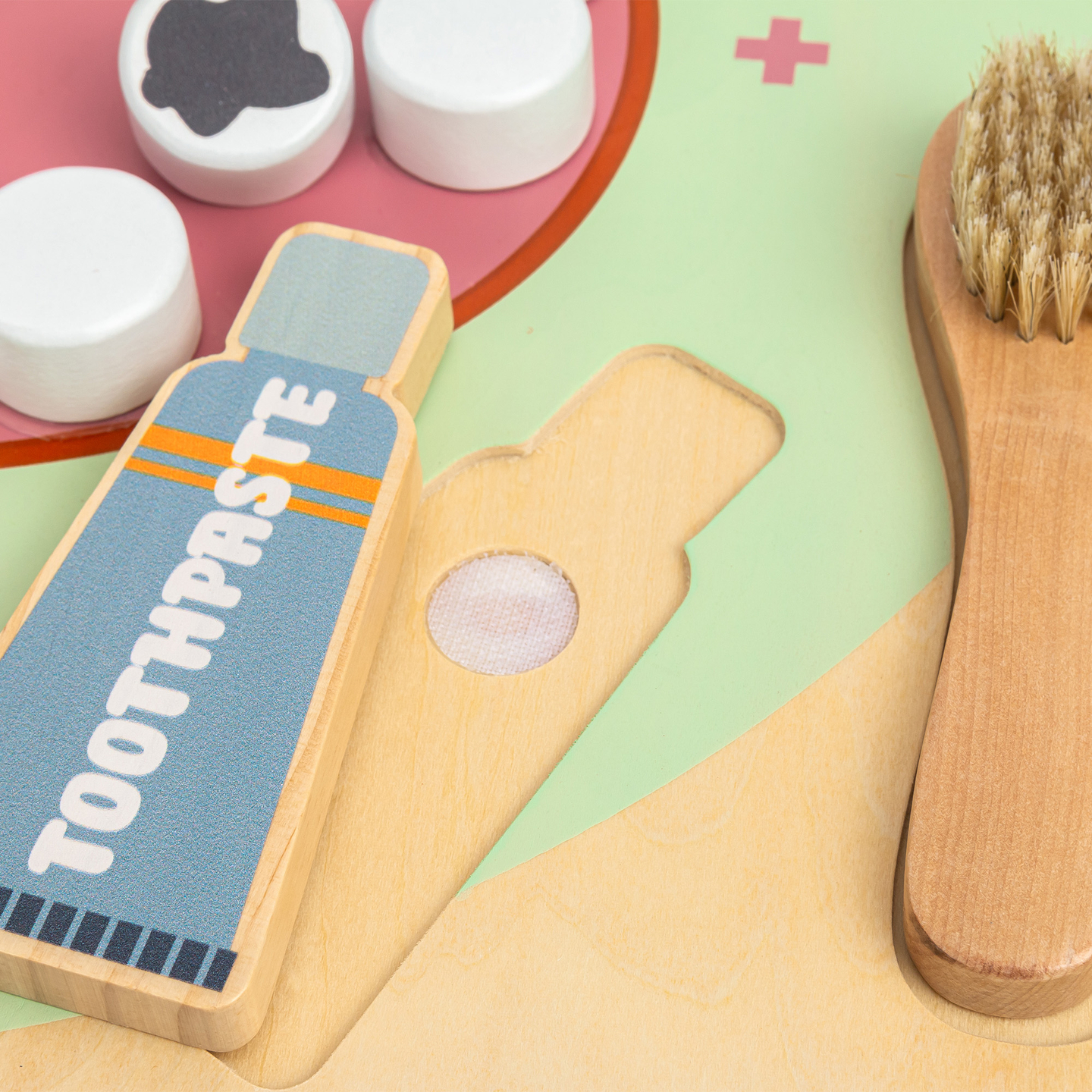 Puinen Montessori-opetuslauta Pieni hammaslääkäri - hammasharja, hammastahna, irrotettavat hampaat, peili, ruoka, makujen oppiminen