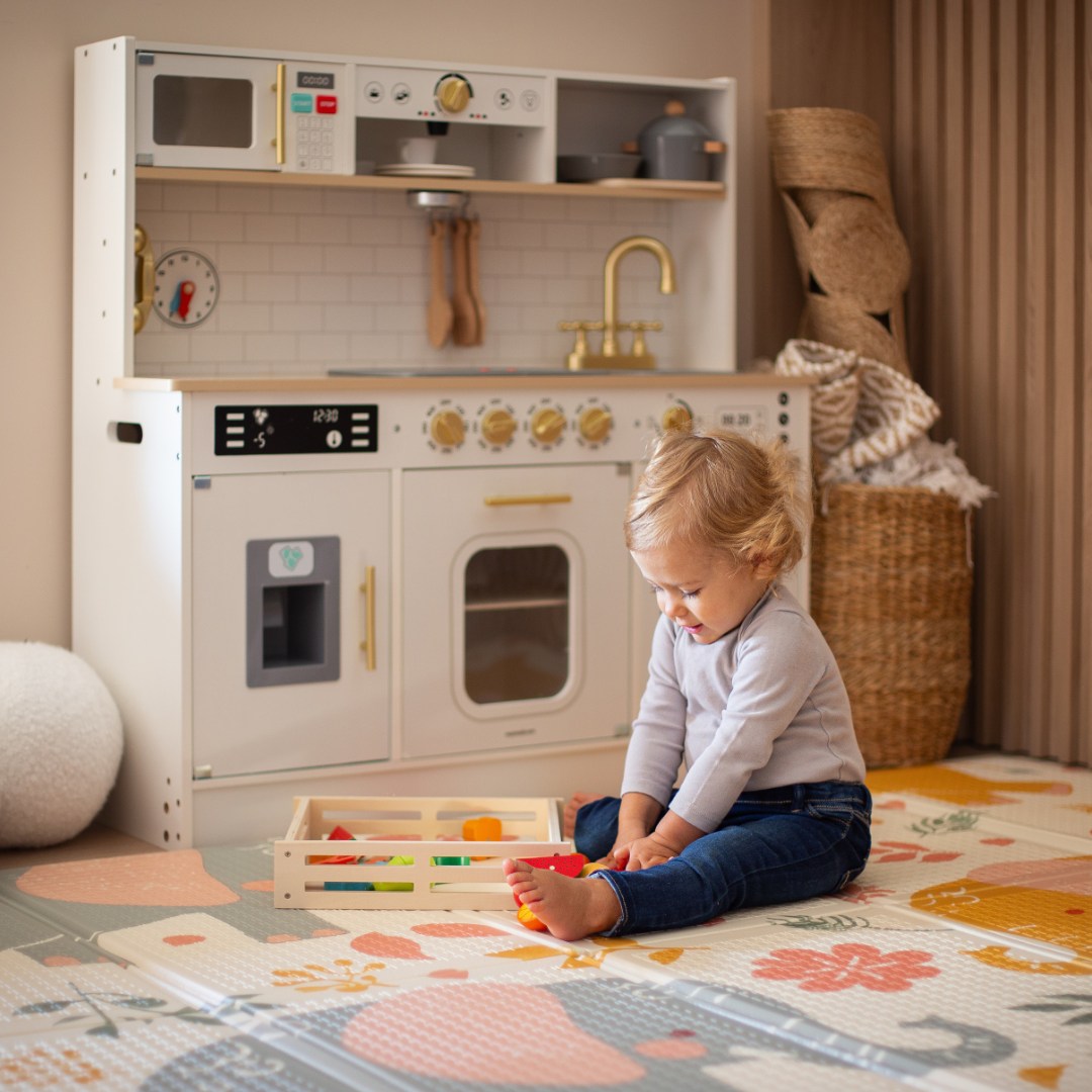 Interaktiivinen XXL-puinen keittiö lisävarusteilla ja LED-valaistuksella - kaksitasoinen