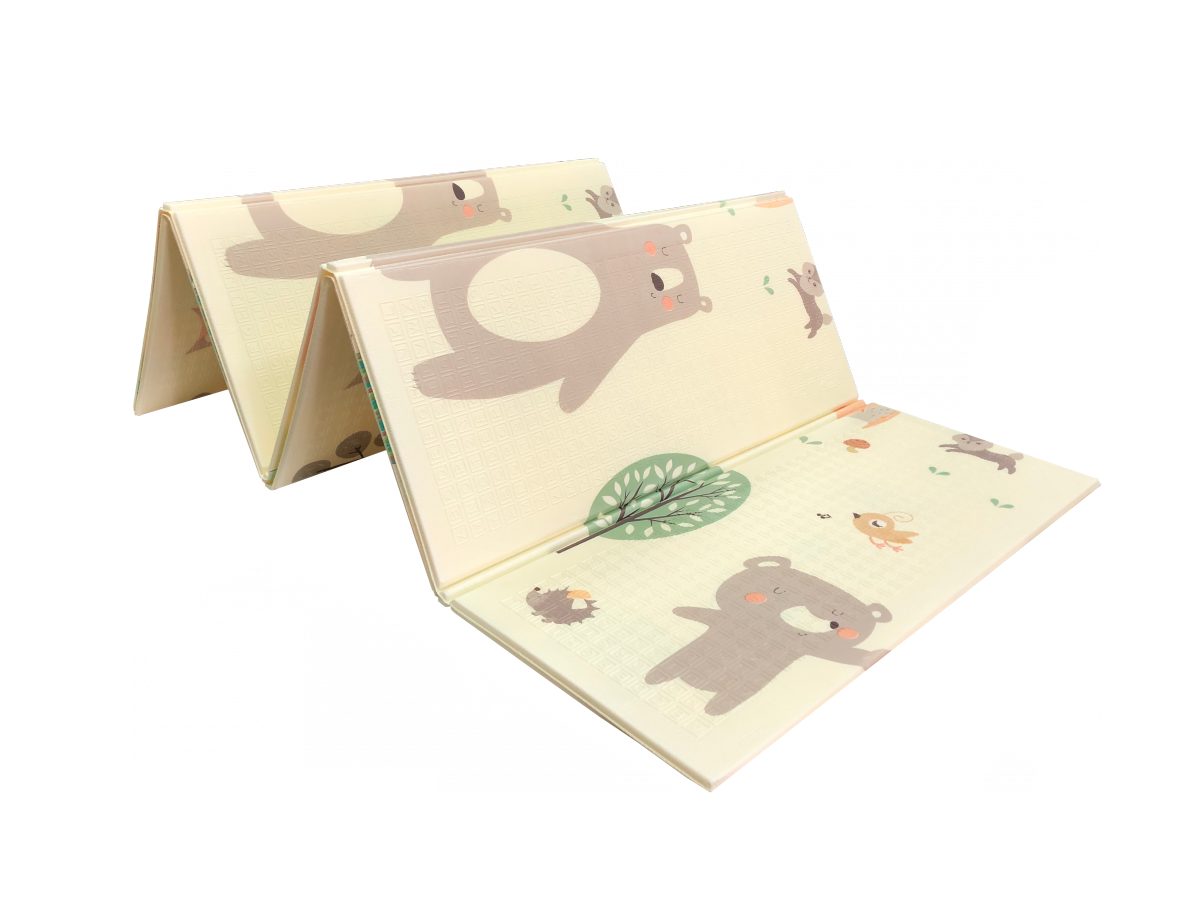 Kaksipuolinen vaahtomuovimatto XXL - kokoontaitettava 1 CM (metsä nallella ja hevosilla)