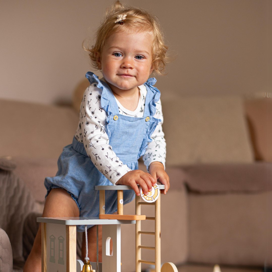 Puinen paloasema lisävarusteineen, palokunta