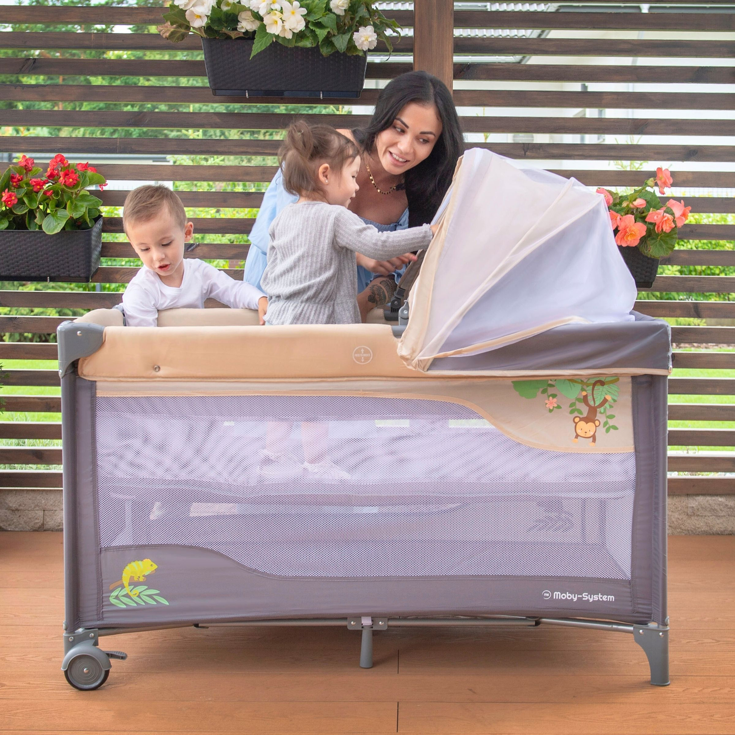 Matkasänky 0 - 36 m hoitopöydällä + Moby-System HUXLEY leikkikehä