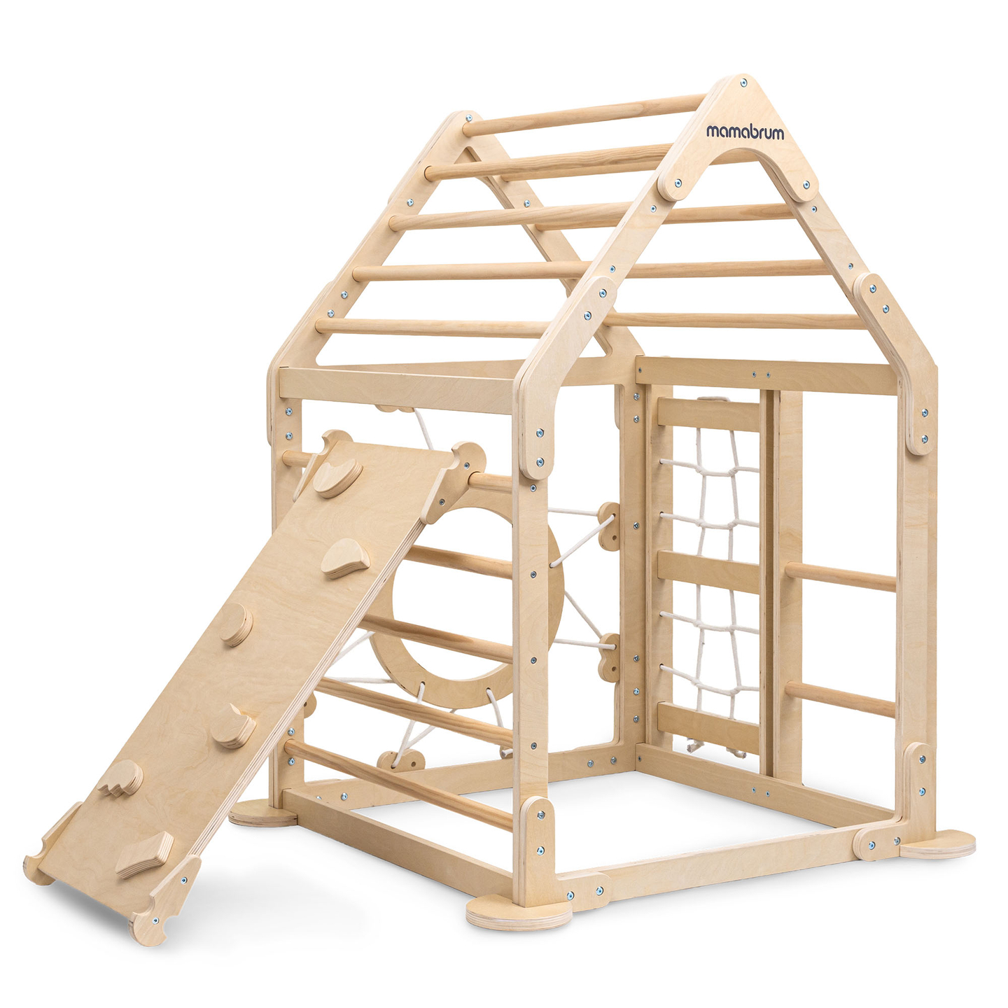 Puinen sisäleikkipuisto lapsille - talo, jossa on tikkaat ja liukumäki