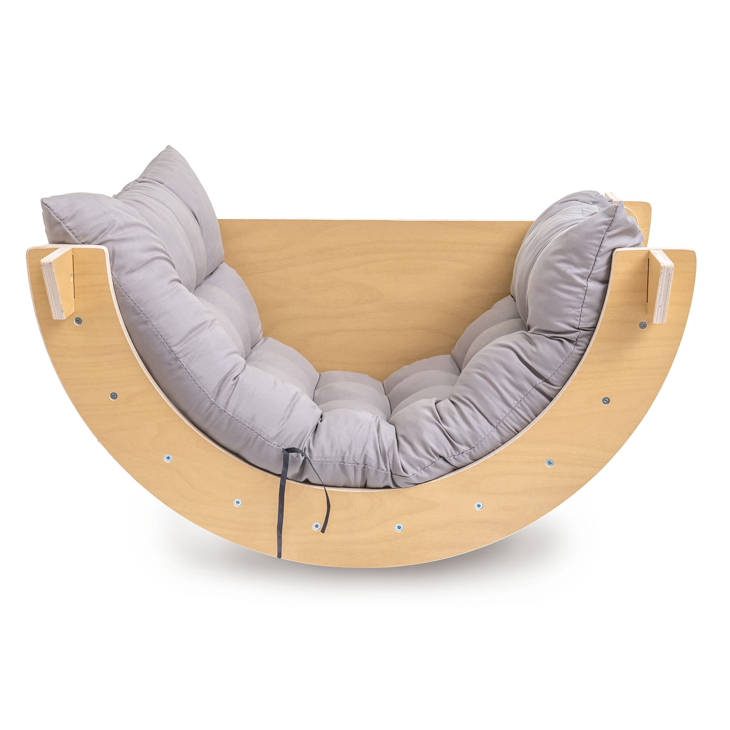 Puinen sisäleikkipuisto lapsille - kiipeilyseinä, liukumäki, kiipeilykaari/keinulauta ja Piklerin kolmio