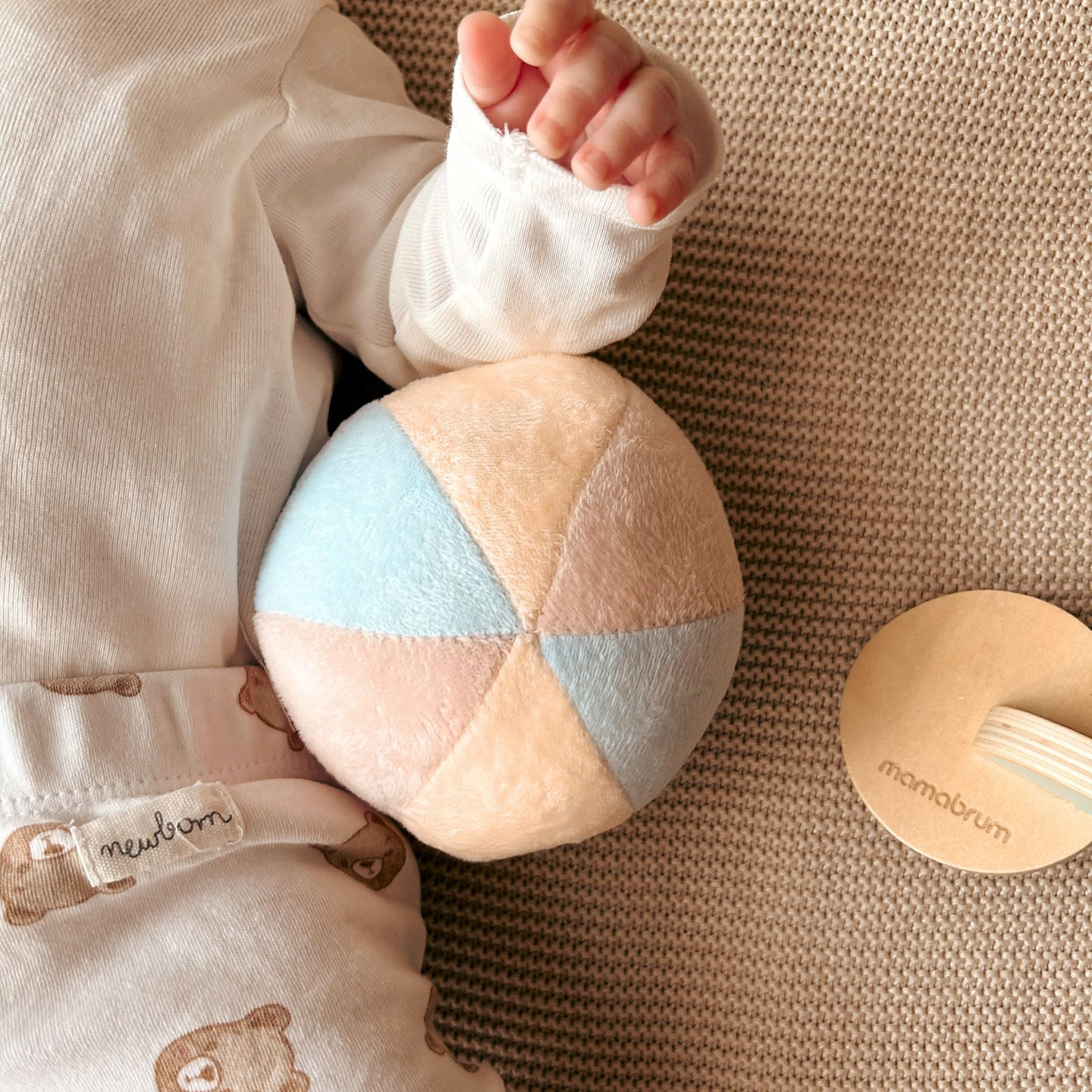 Montessori-lelusarja taaperolle 0-6 kuukautta