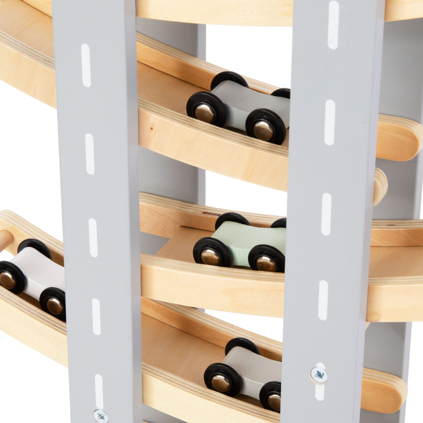 Puinen rata - liukumäki autoille - 6 kerrosta