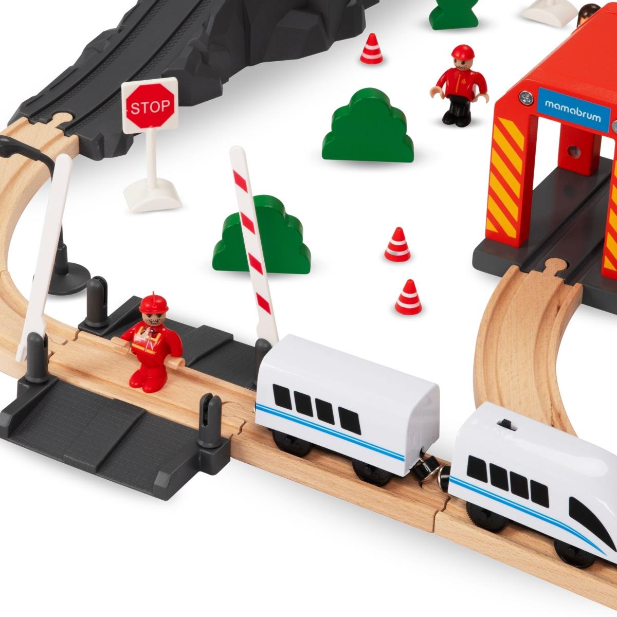 Puinen rautatie, akkujuna - Palokunta, raiteet, autot, sillat, puomi