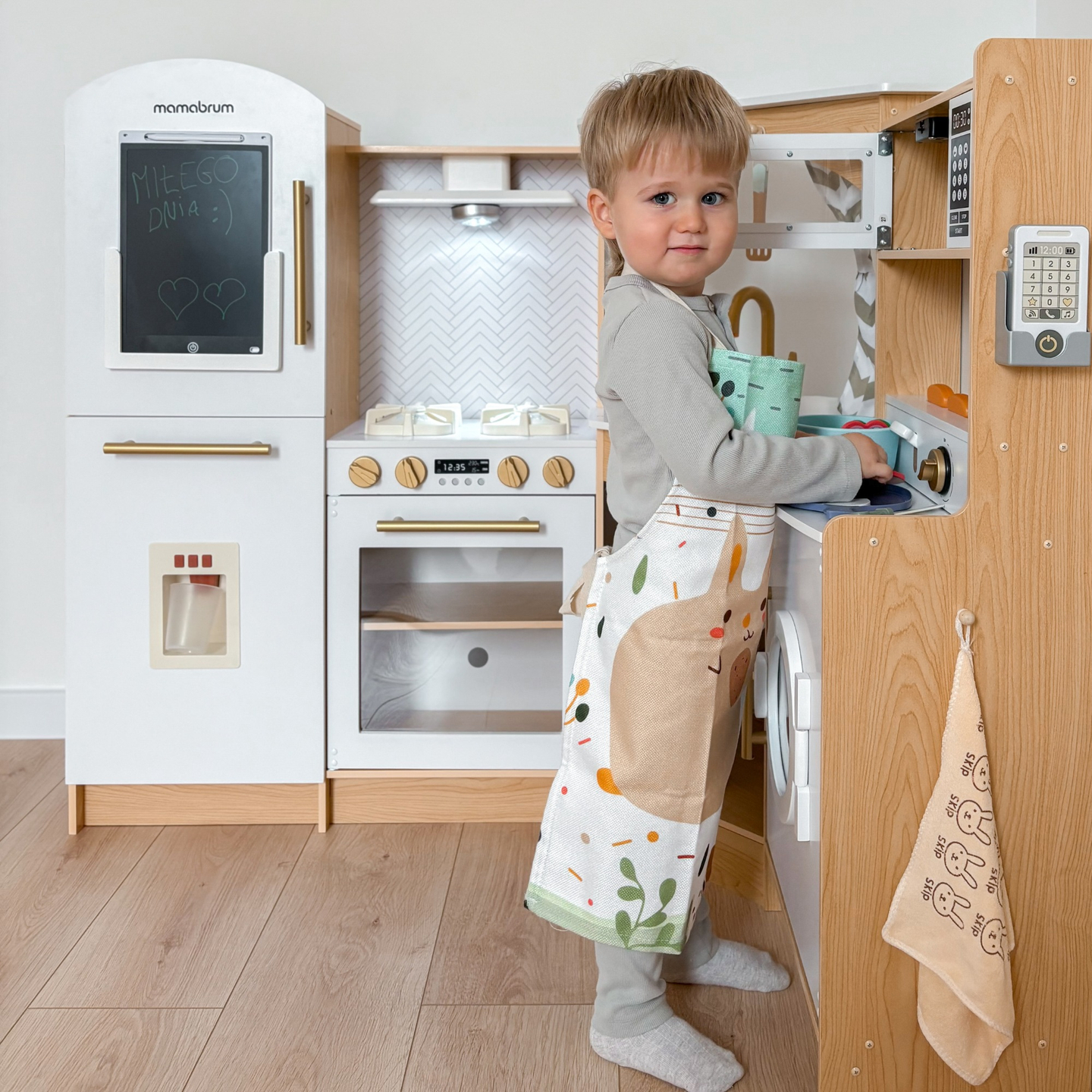 XXXXL suuri puinen interaktiivinen keittiö, jossa on LED-valaistus, pesukone, mikroaaltouuni, kahvinkeitin sekä hedelmä- ja vihannesvalikoima - 50 elementtiä