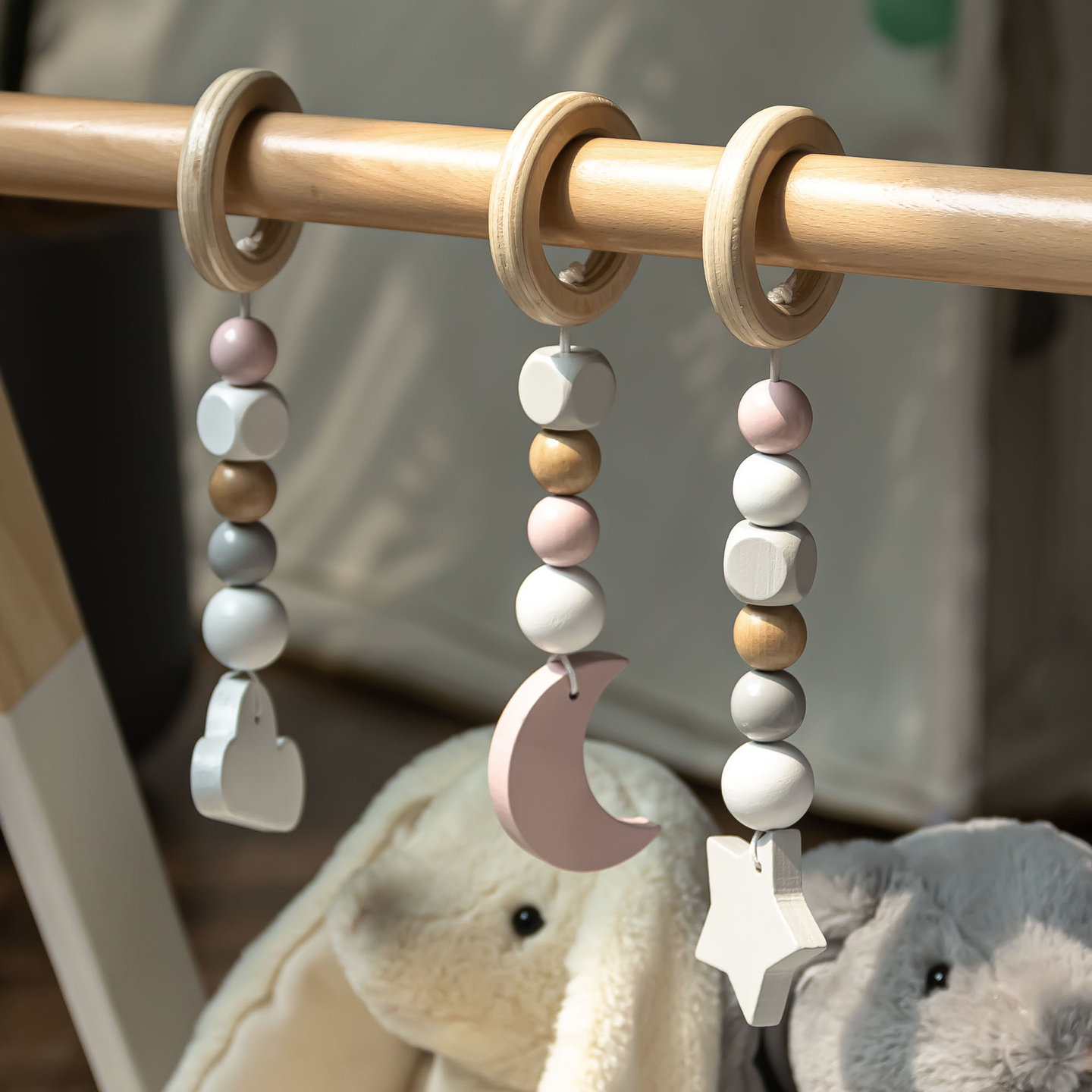 Baby Gym puinen opetusjalusta - valkoinen väri