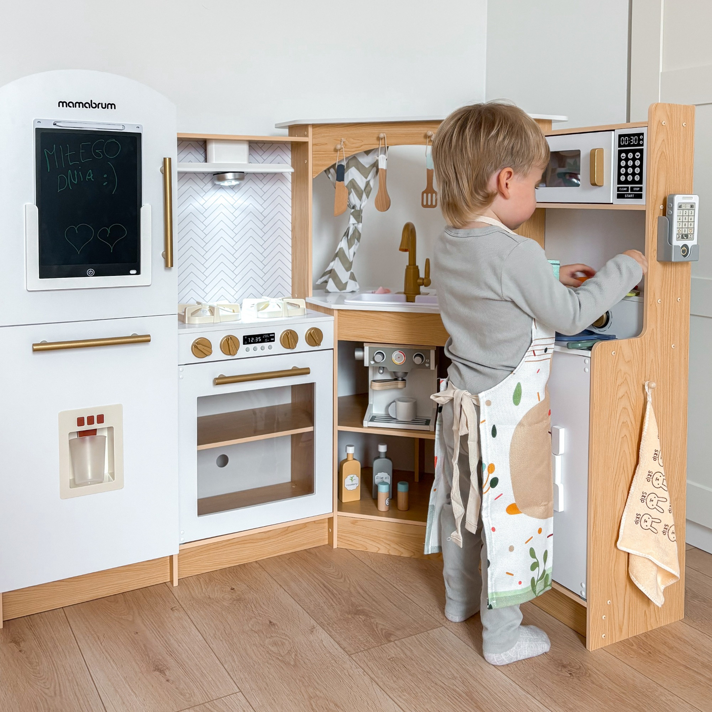 XXXXL suuri puinen interaktiivinen keittiö, jossa on LED-valaistus, pesukone, mikroaaltouuni, kahvinkeitin sekä hedelmä- ja vihannesvalikoima - 50 elementtiä