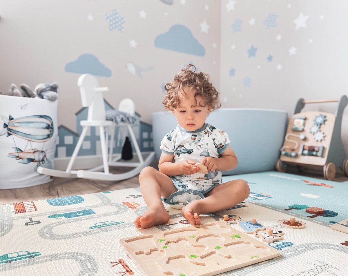 Kaksipuolinen vaahtomuovimatto XXL - rulla 2 CM (tie ja siksakit)