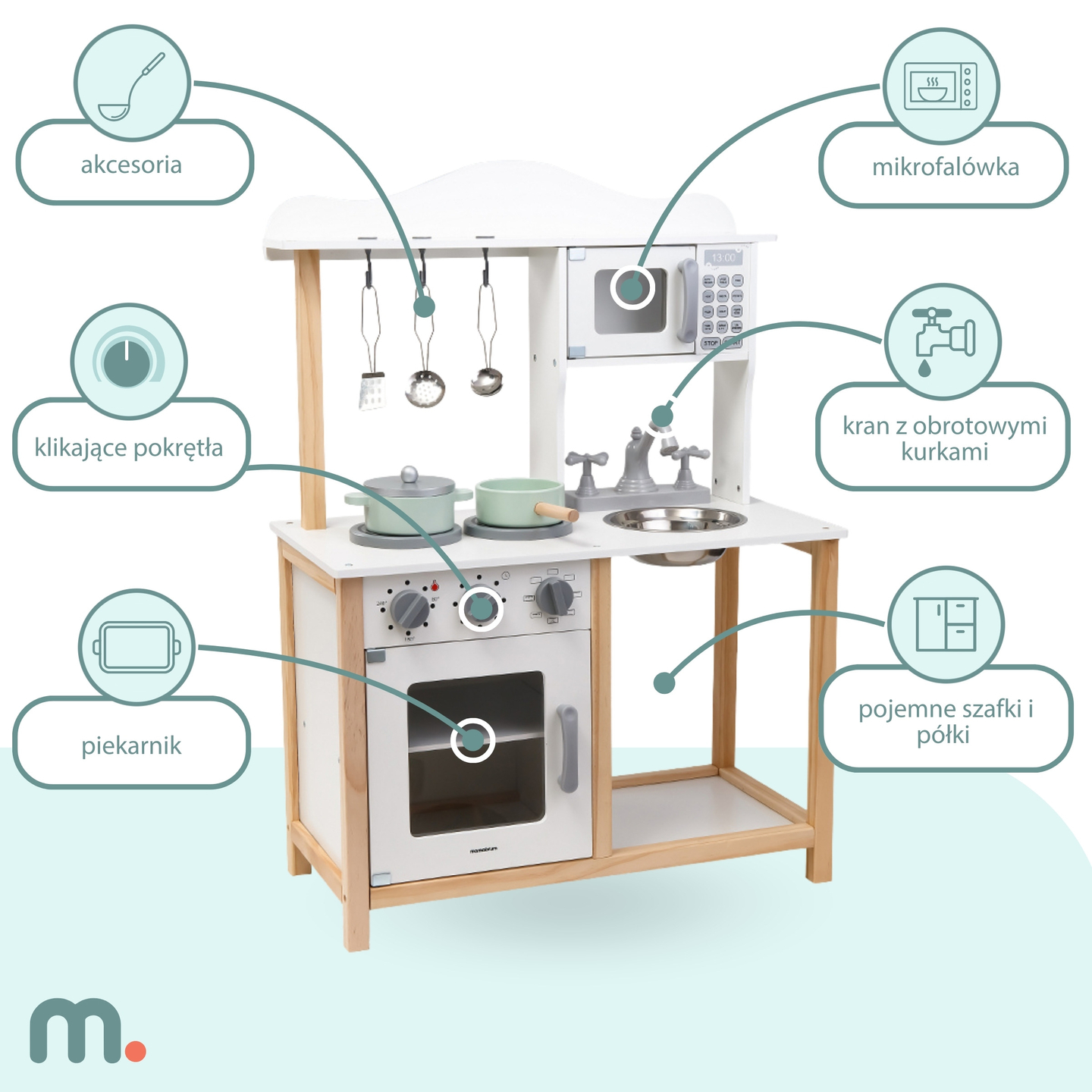 Puinen lasten keittiö, jossa on mikroaaltouuni