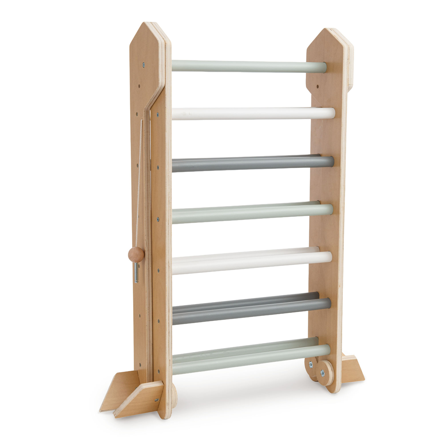 Puinen sisäleikkipuisto lapsille - kiipeilyseinä, liukumäki, kiipeilykaari/keinulauta ja Piklerin kolmio