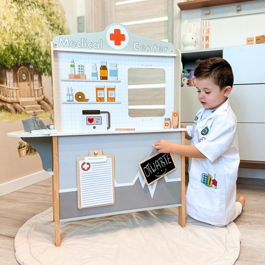 Puinen lääkärin vastaanotto sairaala XXL - lääkärin setti tarvikkeineen