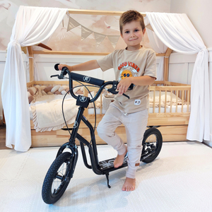 HyperMotion VIVA 12 skootteri (30cm pumpatut pyörät) - Musta