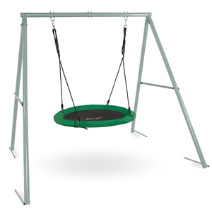 Haikaranpesätyyppinen puutarhakeinu rungolla ja köysillä