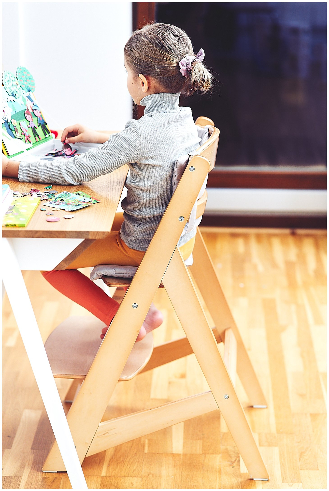 Puinen syöttötuoli Moby-System WOODY - luonnollinen puun väri