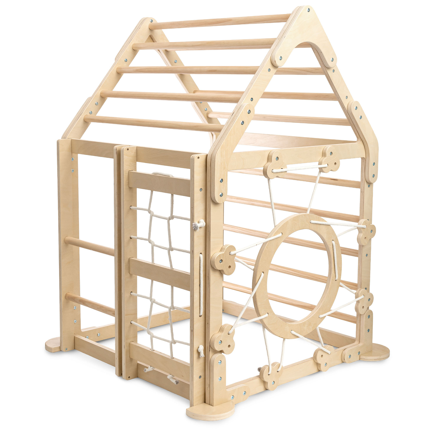 Puinen sisäleikkipuisto lapsille - talo, jossa on tikkaat ja liukumäki