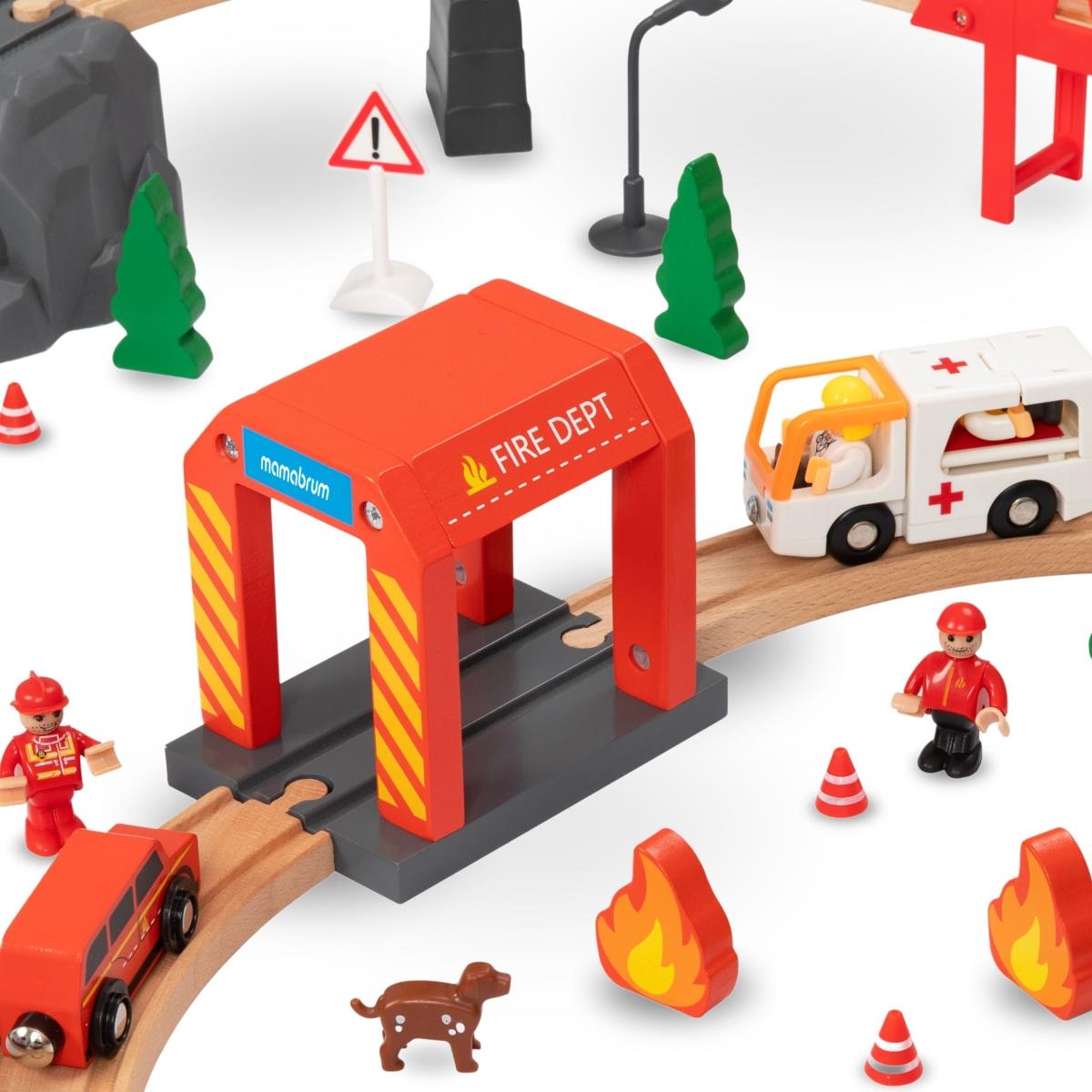 Puinen rautatie, akkujuna - Palokunta, raiteet, autot, sillat, puomi