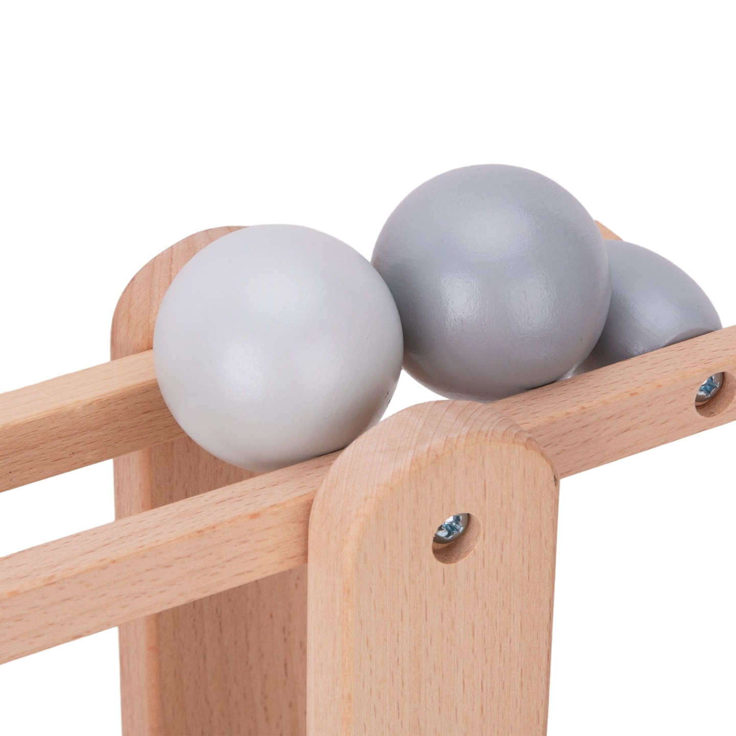 Suuri puinen umpikuja - liukumäki, jossa on pyöriviä elementtejä