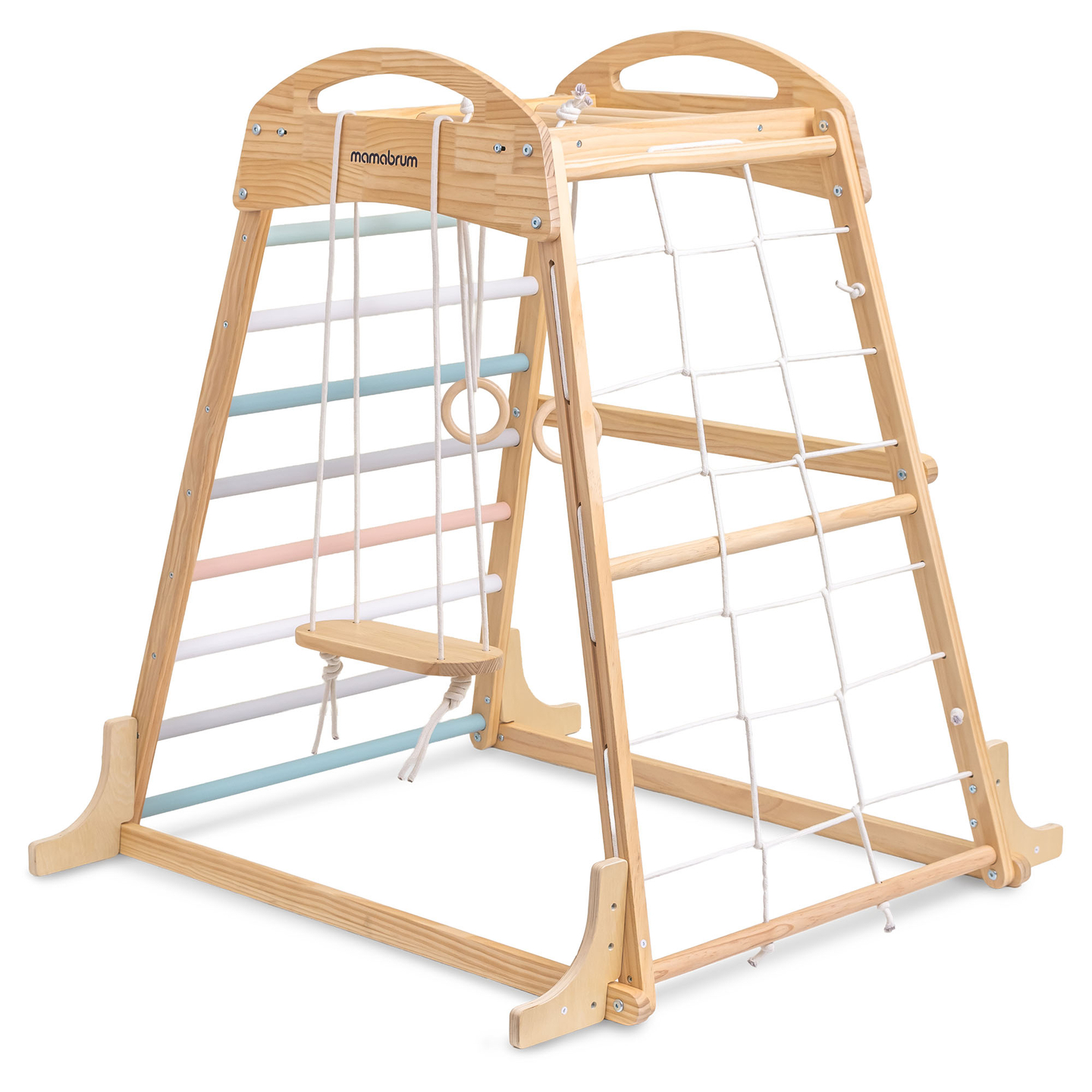 Puinen sisäleikkipuisto, jossa on keinu, voimistelurenkaat ja kiipeilyverkko