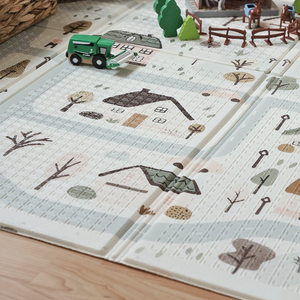 Kaksipuolinen kokoontaitettava vaahtomuovimatto 180 x 120 x 1cm - Charming Town/hiekkapohjainen beige