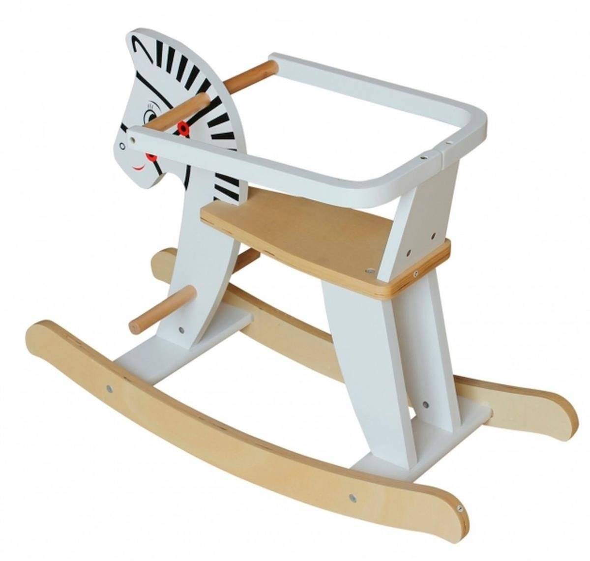 Puinen keinuhevonen kaiteilla K11