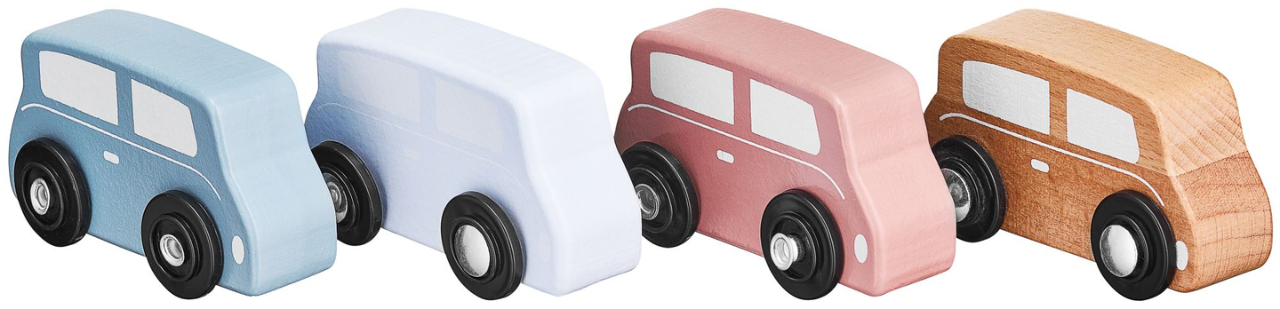 Puinen kuorma-auton perävaunu, jossa on 4 autoa