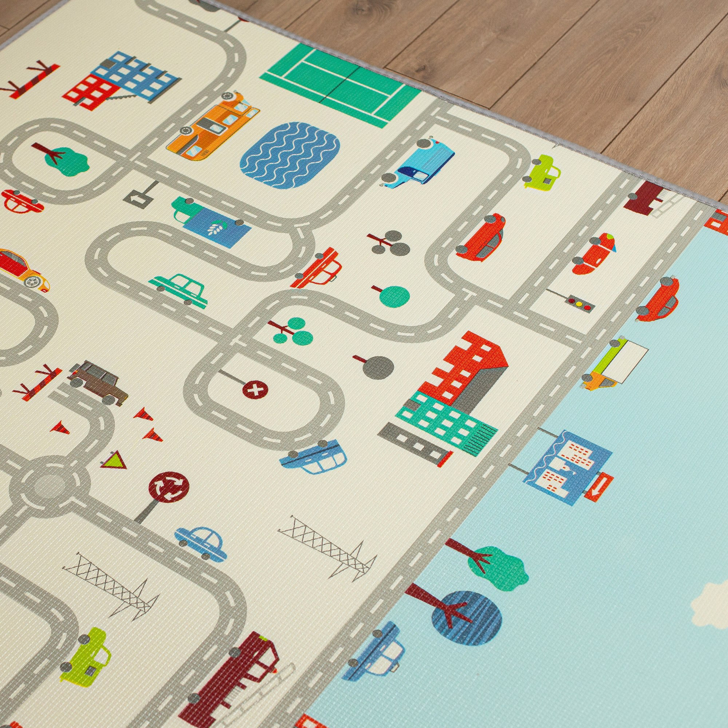 Kaksipuolinen vaahtomuovimatto XXL - rulla 2 CM (tie ja siksakit)