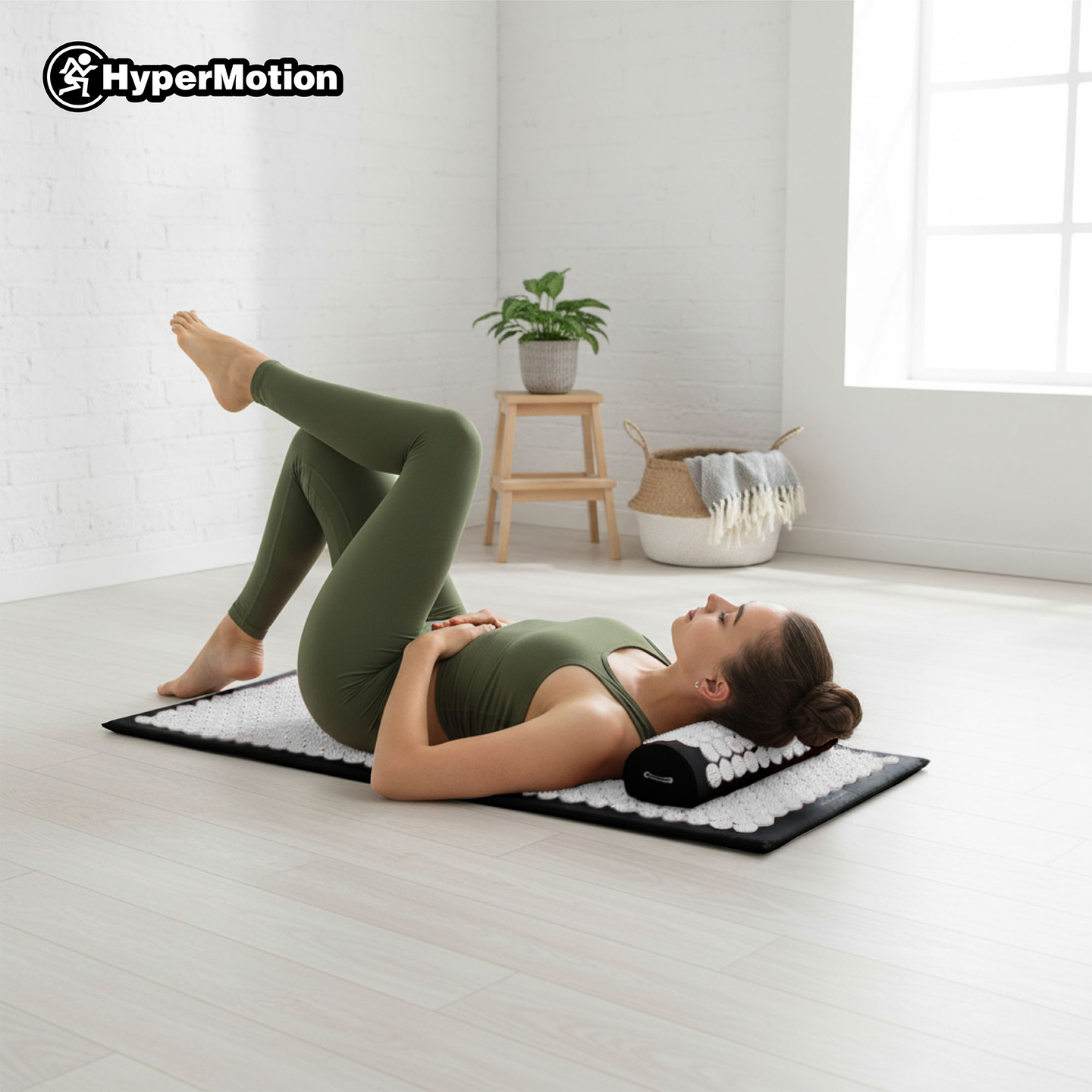 Suuri akupunktiomatto tyynyllä ja päällisellä - 130 cm HyperMotion mustavalkoinen