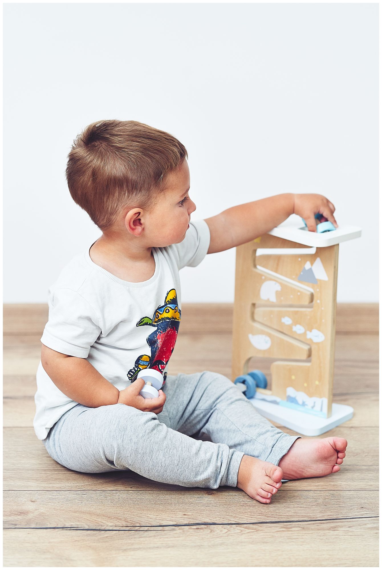 Puinen kaksipuolinen aistien käsittelytaulu