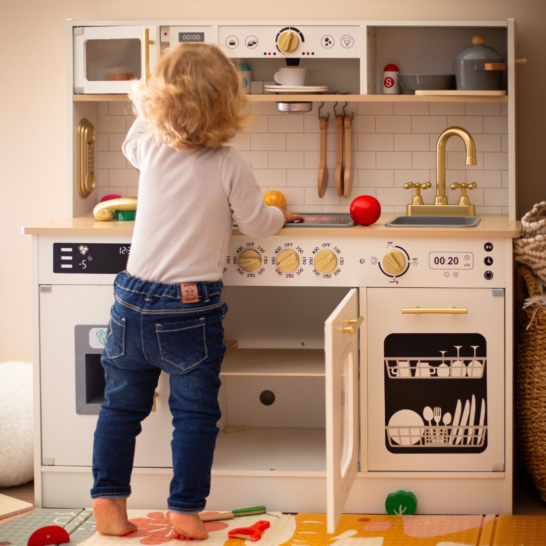 Interaktiivinen XXL-puinen keittiö lisävarusteilla ja LED-valaistuksella - kaksitasoinen