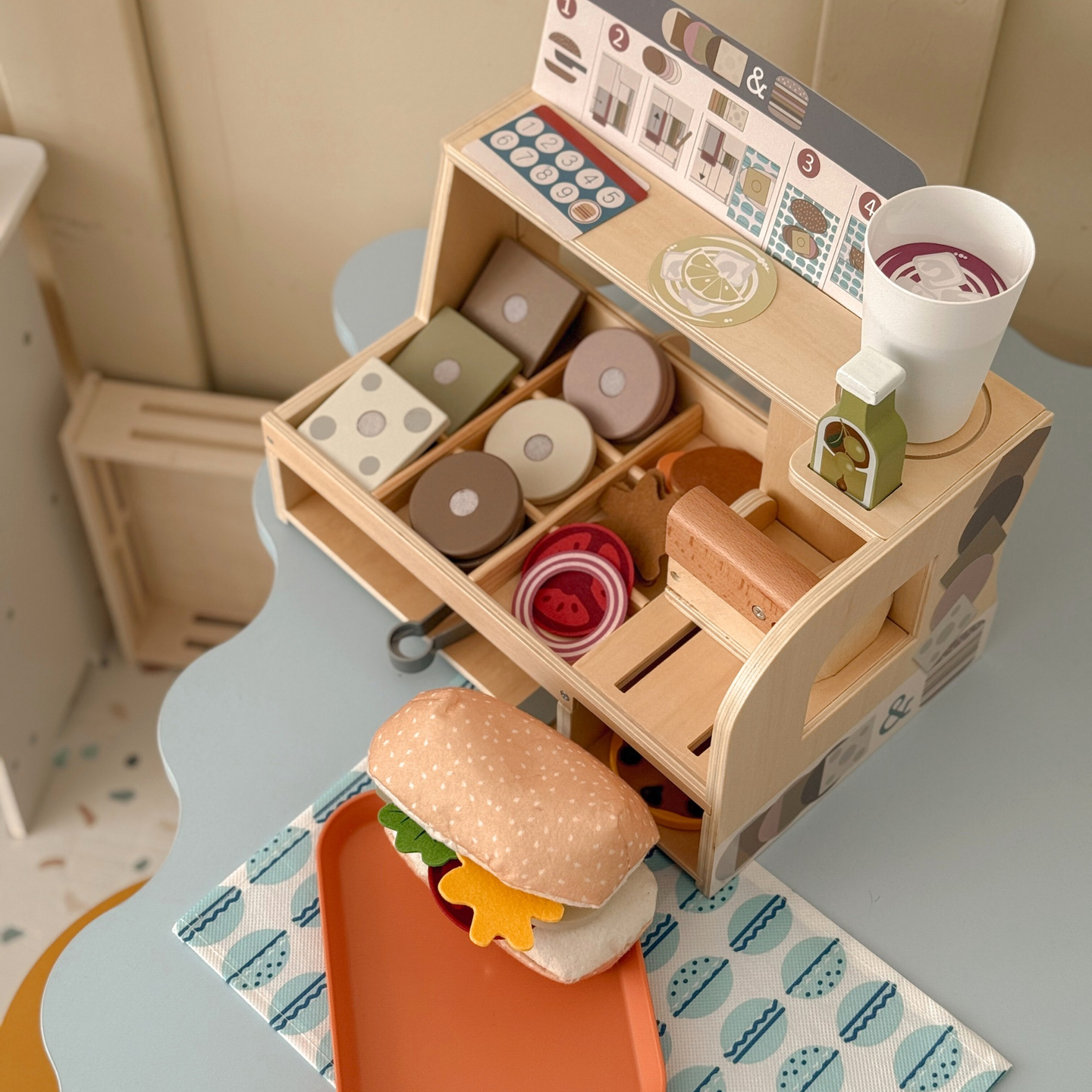 Puinen voileipäbaari - ravintola