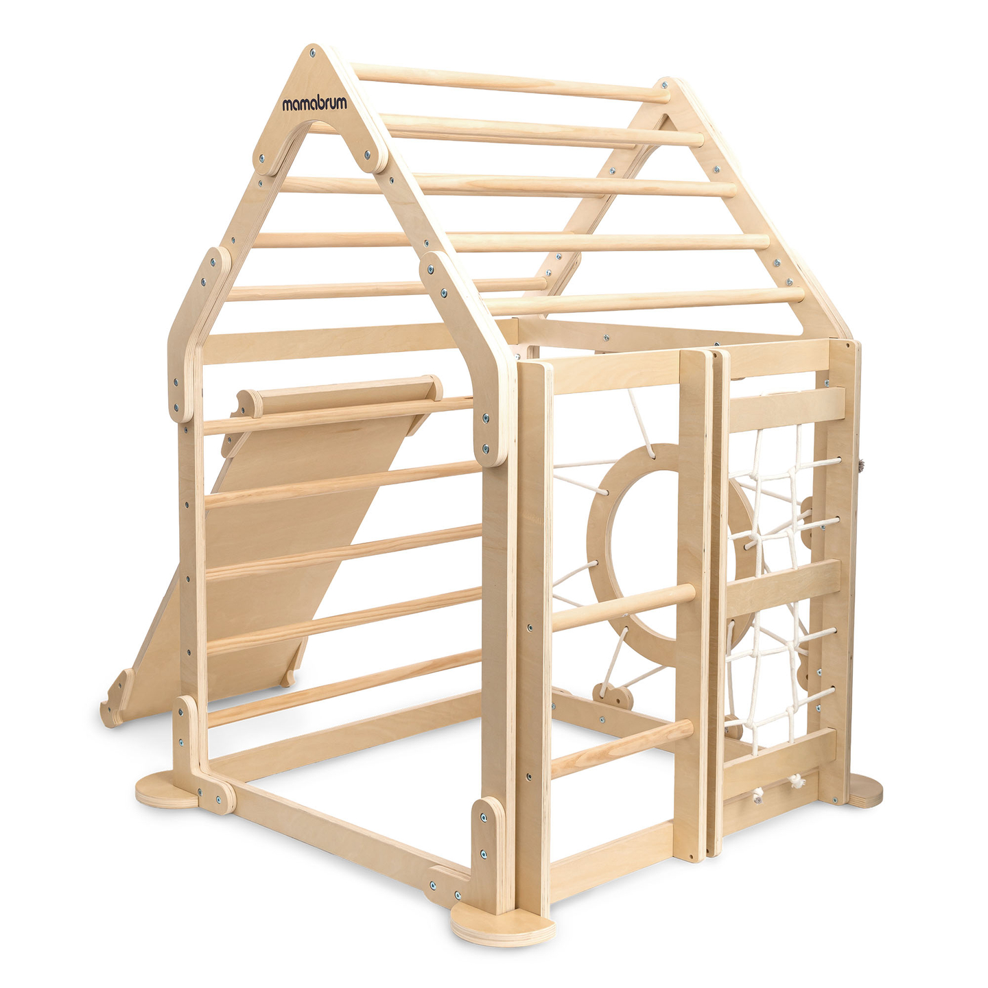 Puinen sisäleikkipuisto lapsille - talo, jossa on tikkaat ja liukumäki