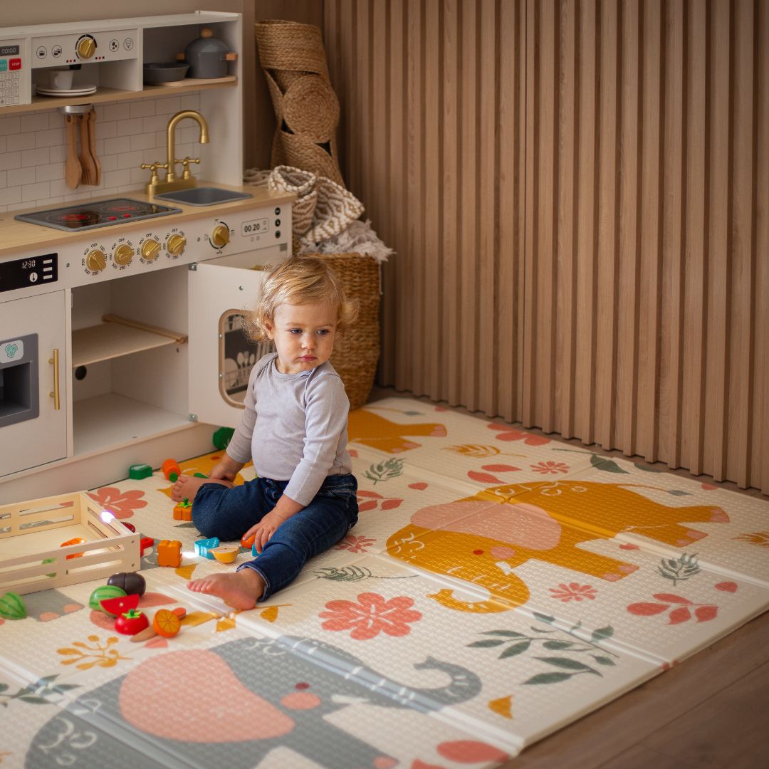 Kaksipuolinen kokoontaitettava vaahtomuovimatto 180 x 120 x 1cm - Eksoottiset elefantit / Hento harmaa