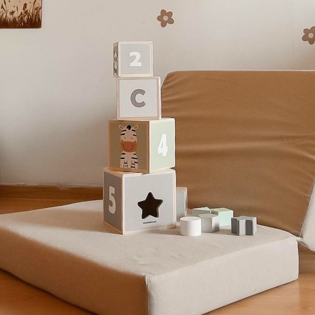 Puinen torni - muoto lajittelija numerot aakkoset eläimet