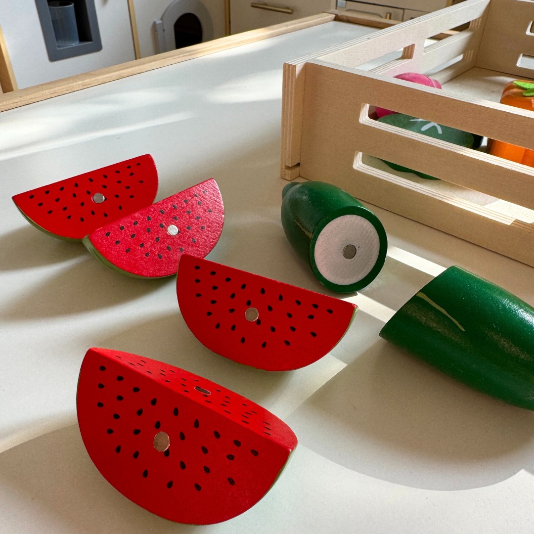 Puiset hedelmät ja vihannekset leikkaamista varten