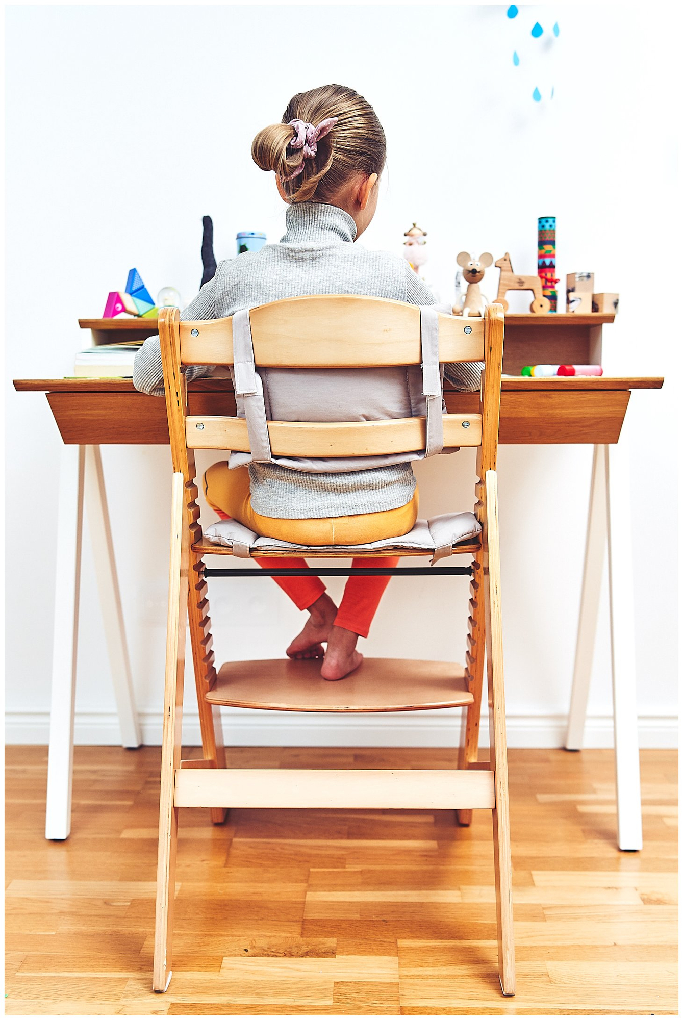 Puinen syöttötuoli Moby-System WOODY - luonnollinen puun väri