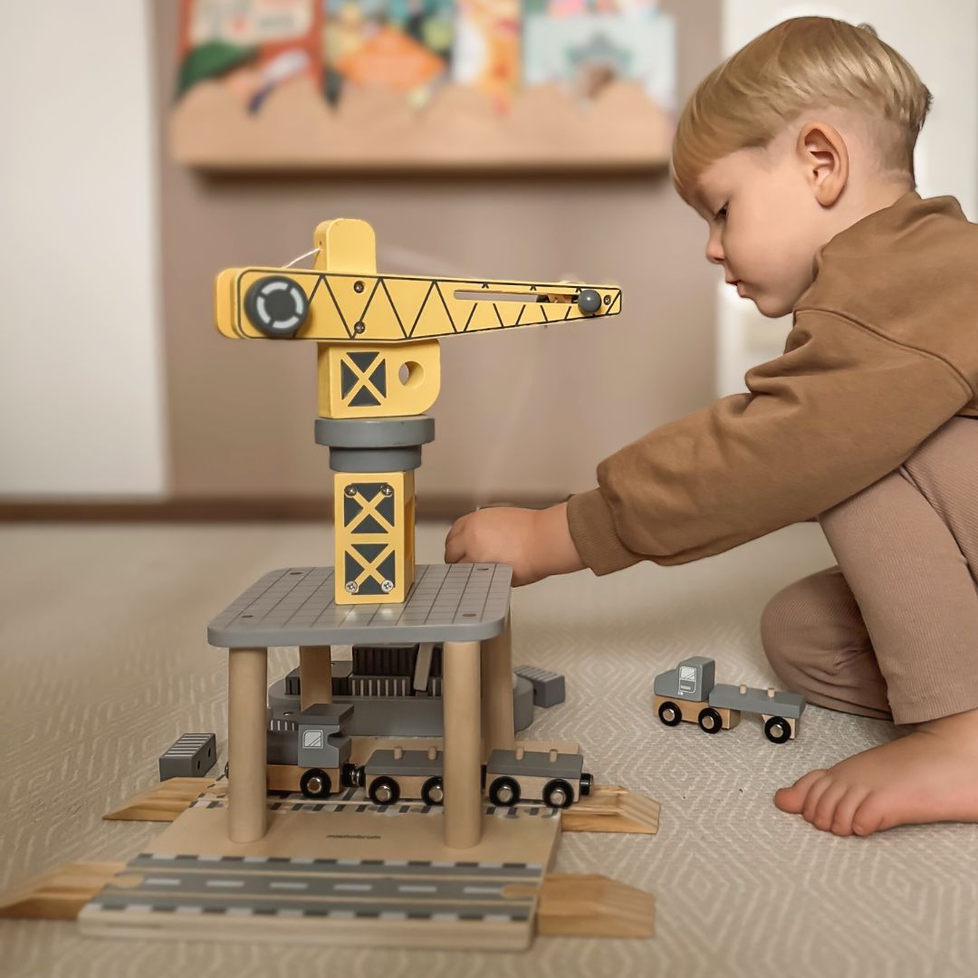 Liikuteltava satamanosturi magneettivinssillä ja lisävarusteilla - puinen sarja