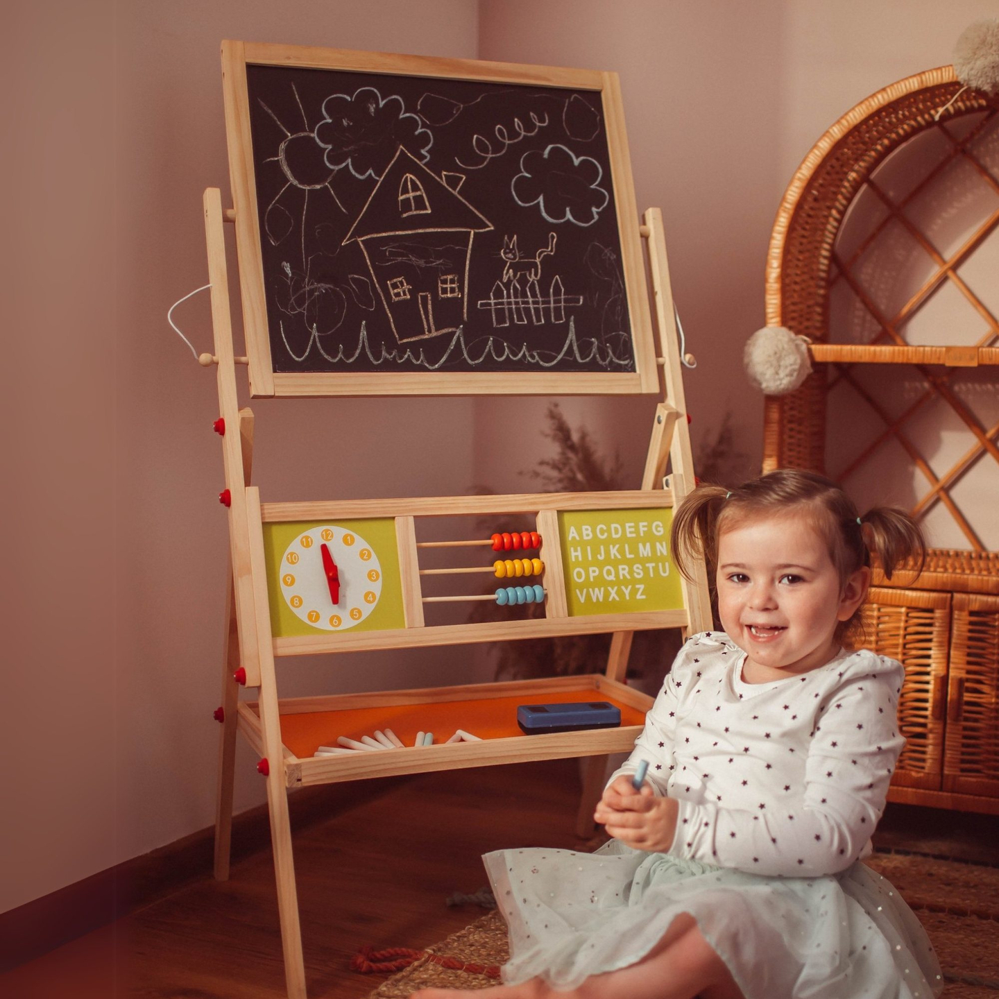 Suuri kaksipuolinen opettavainen taulu: magneettinen ja liitutaulu - kuivapyyhintätaulu, puinen