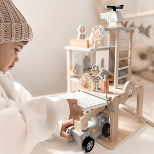 Puinen paloasema lisävarusteineen, palokunta