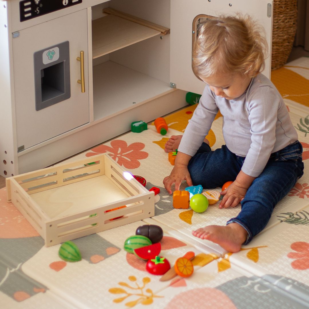 Puiset hedelmät ja vihannekset leikkaamista varten