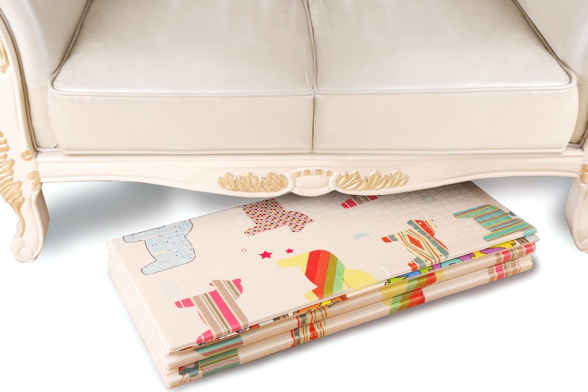 Kaksipuolinen vaahtomuovimatto XXL - kokoontaitettava 1 CM (metsä nallella ja hevosilla)